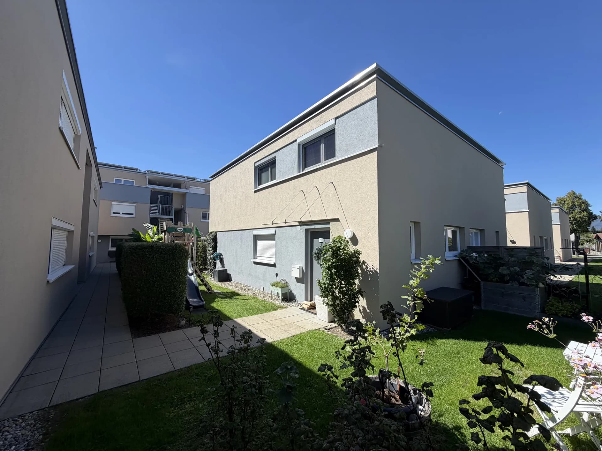 Wohnanlage – Hofseite – Projekt von Maler Falke