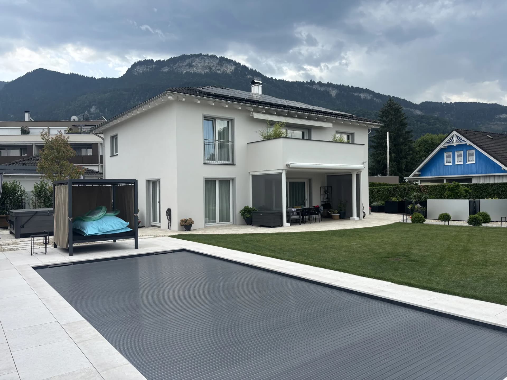 Villa mit Poolbereich – Projekt von Maler Falke