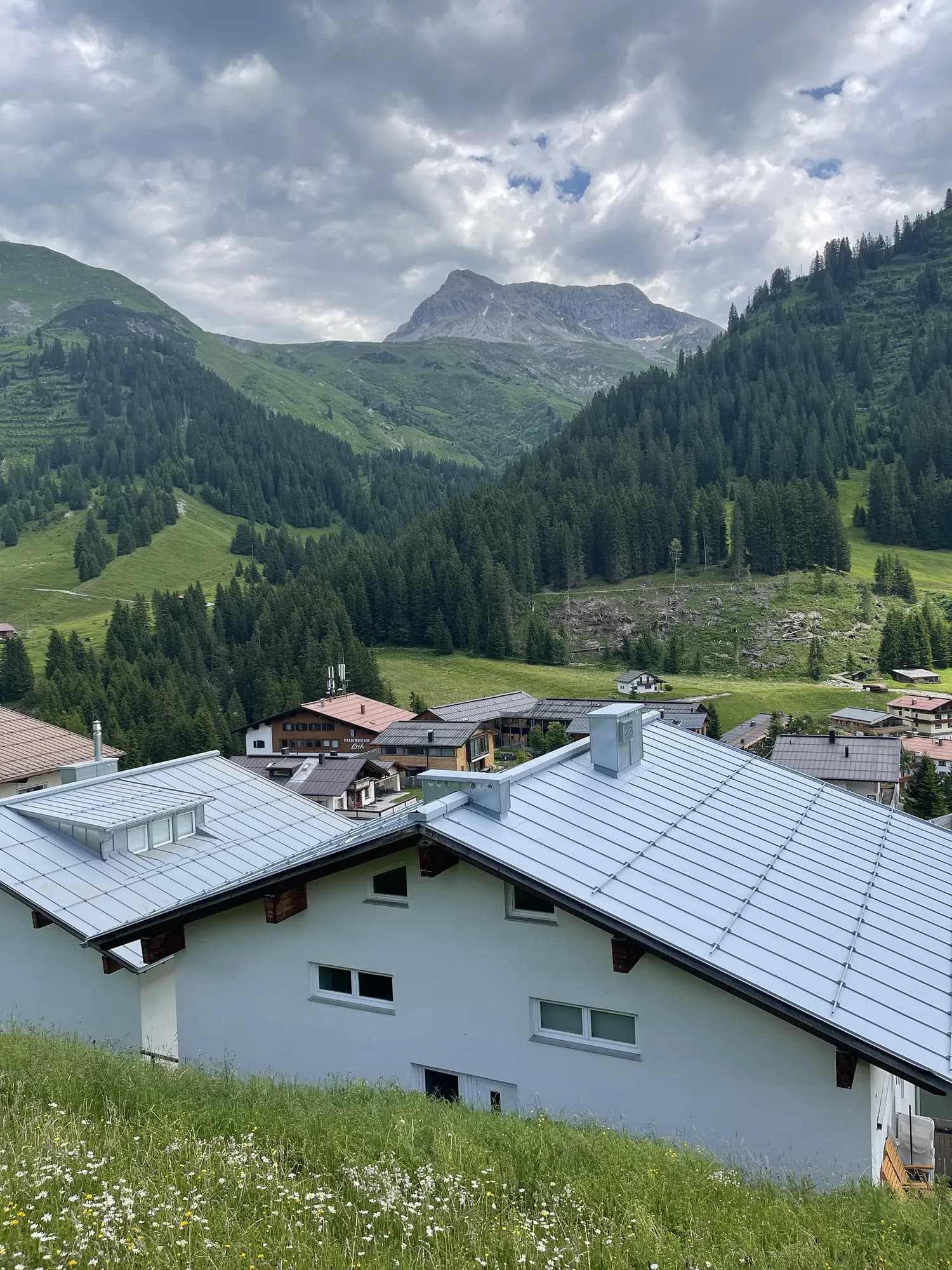 Wohnhaus in den Bergen – Projekt von Maler Falke