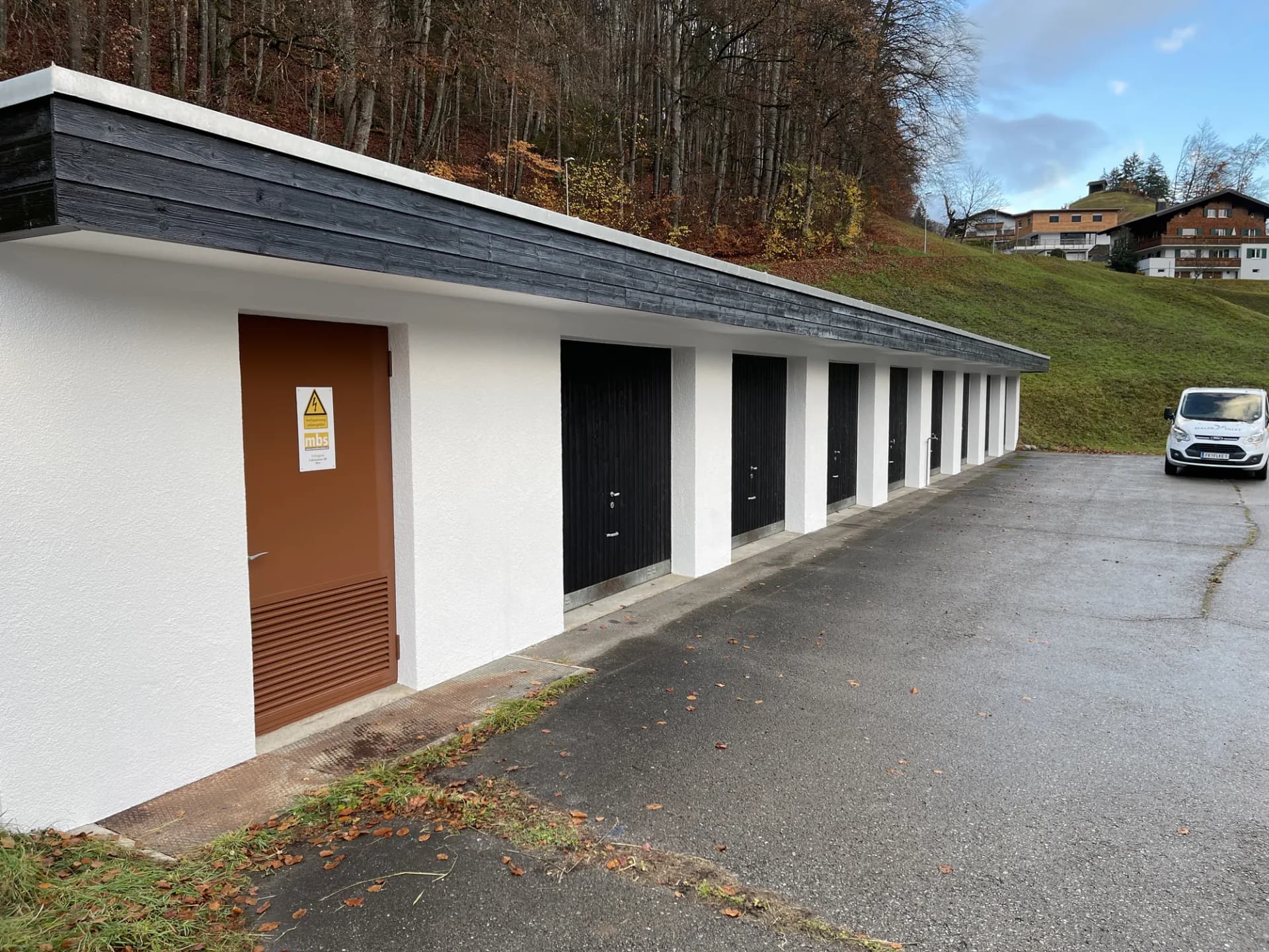 Garagenzeile – neuer Anstrich – Projekt von Maler Falke