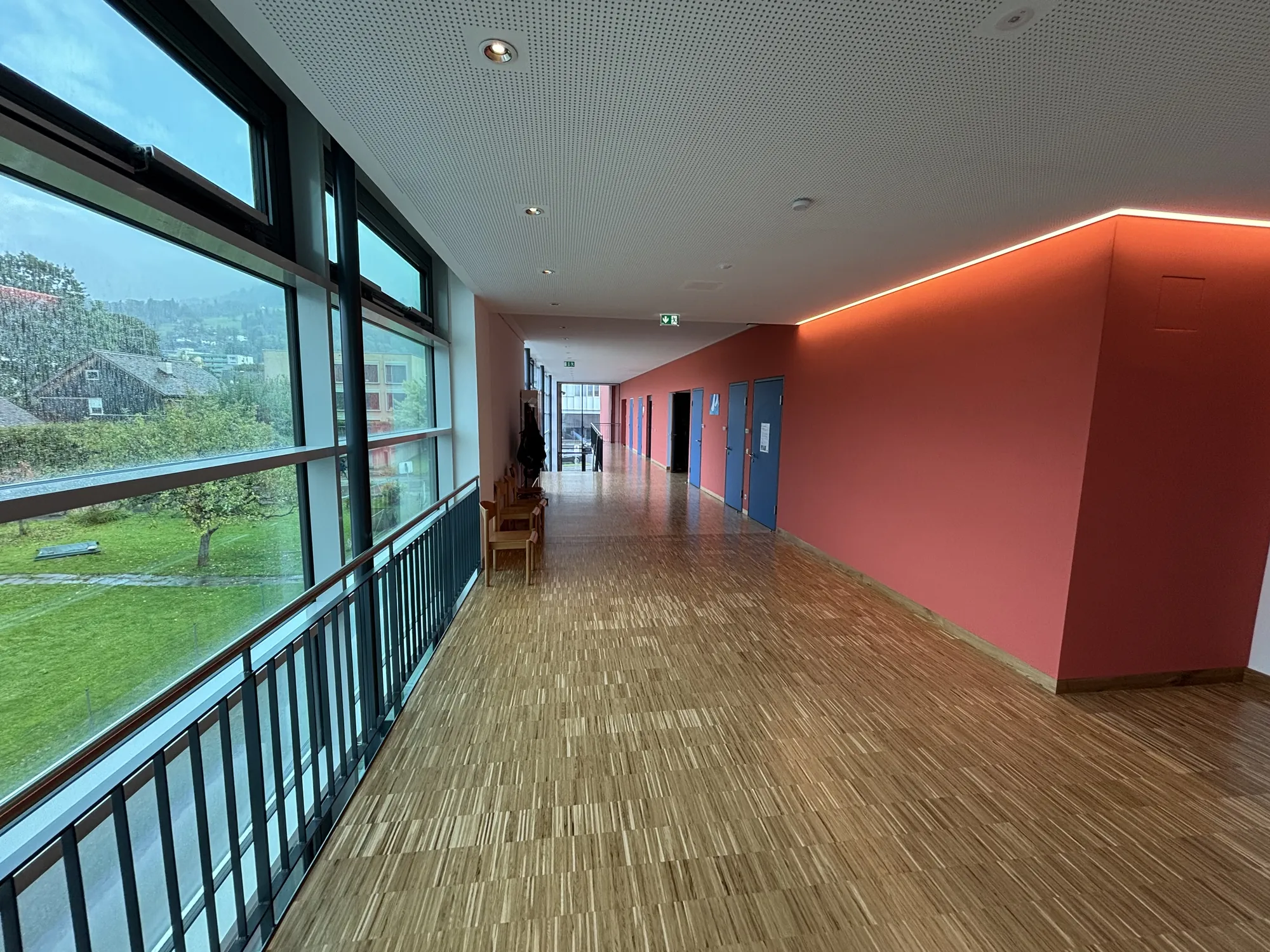 Fugenlose Wand- und Deckenflächen mit fugenloser Spachteltechnik und Lichtvoute